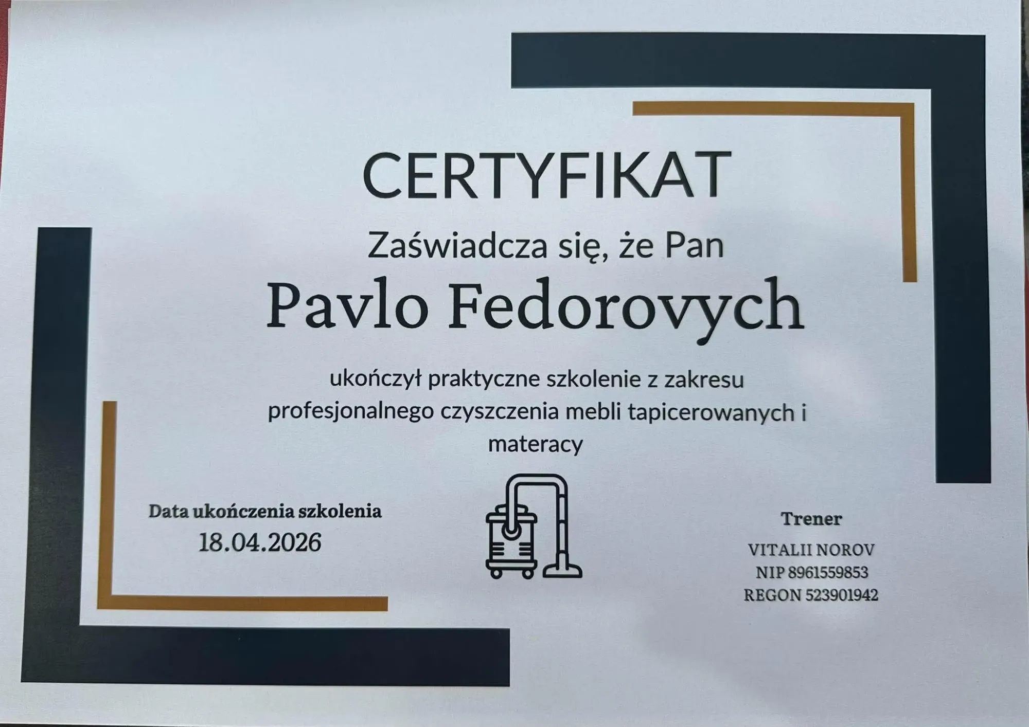 Certyfikat ukończenia praktycznego szkolenia z profesjonalnego czyszczenia mebli tapicerowanych i materacy
